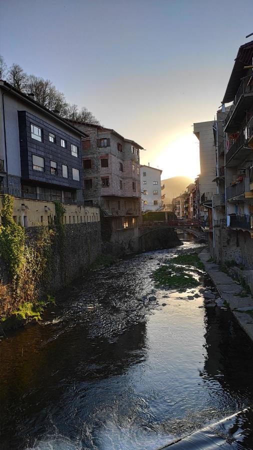 Aixopluc - Camprodon Apartamento Centro Rio Ritort エクステリア 写真